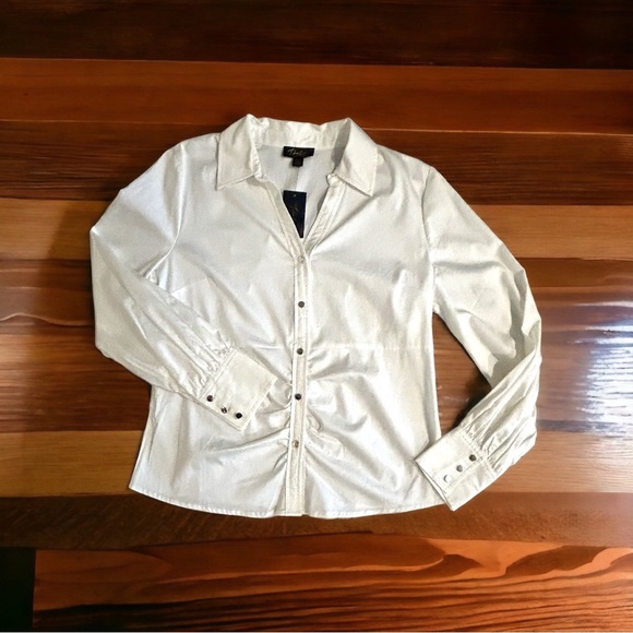 🆕THALIA & SODI - WHITE COLLAR SHIRT WITH SILVER BUTTONS! SIZE-MEDIUM - Picture 3 of 15
